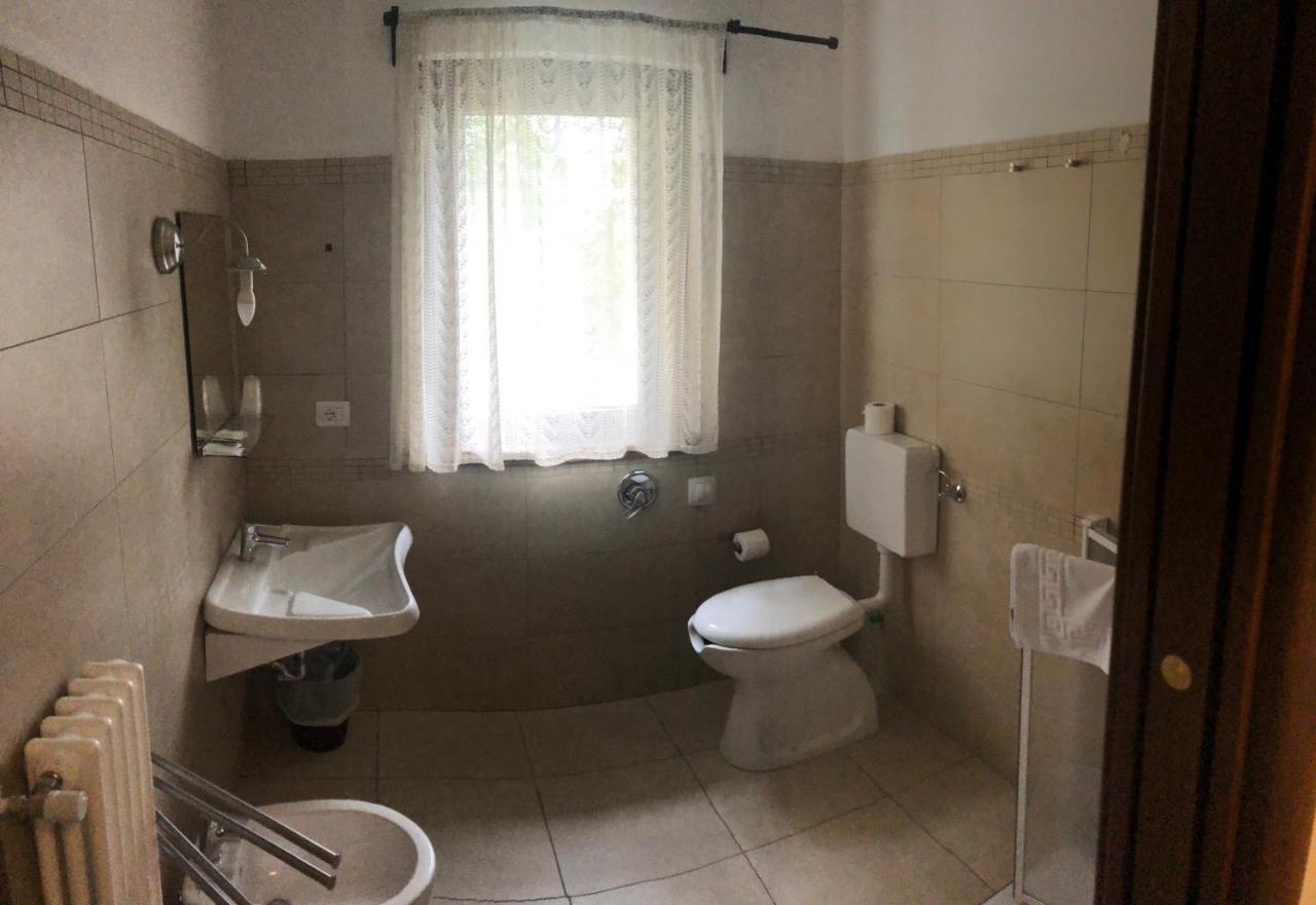 Albergo Bertocchi Collagna Bagian luar foto