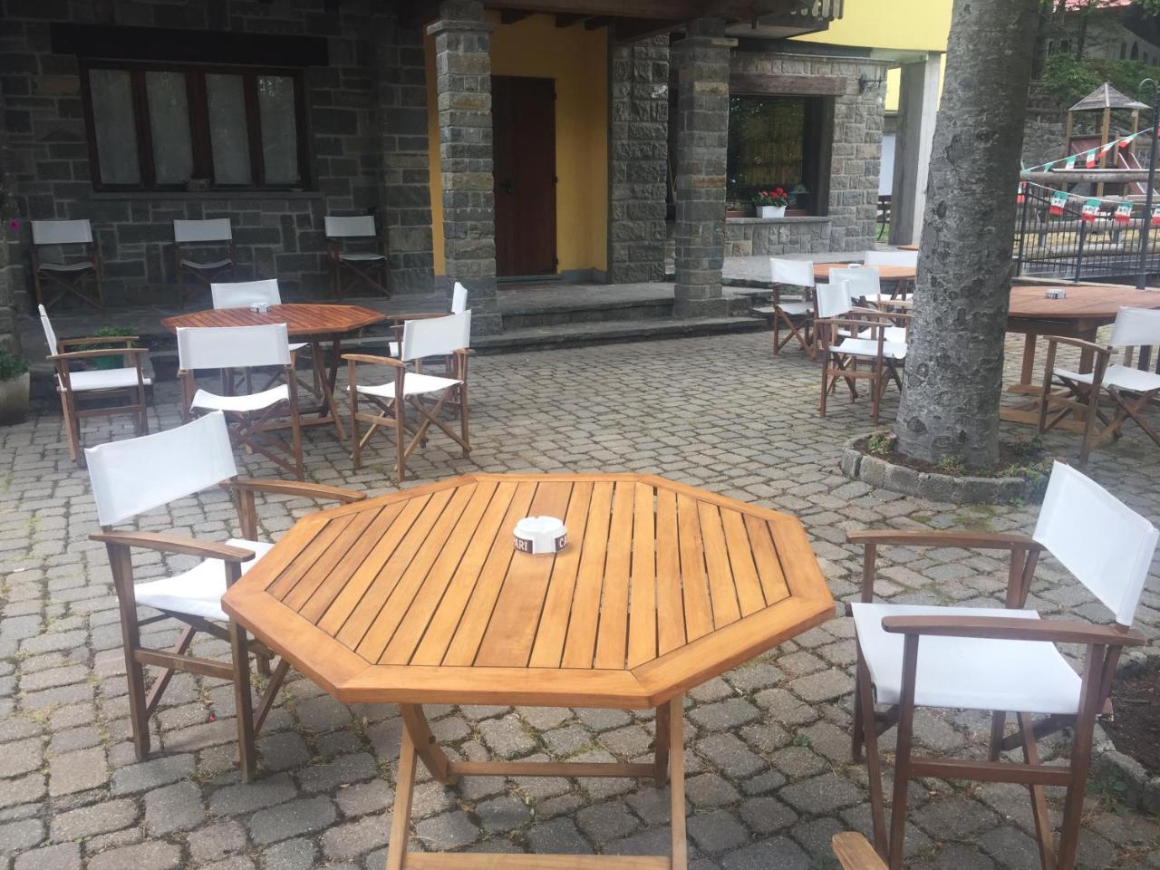 Albergo Bertocchi Collagna Bagian luar foto